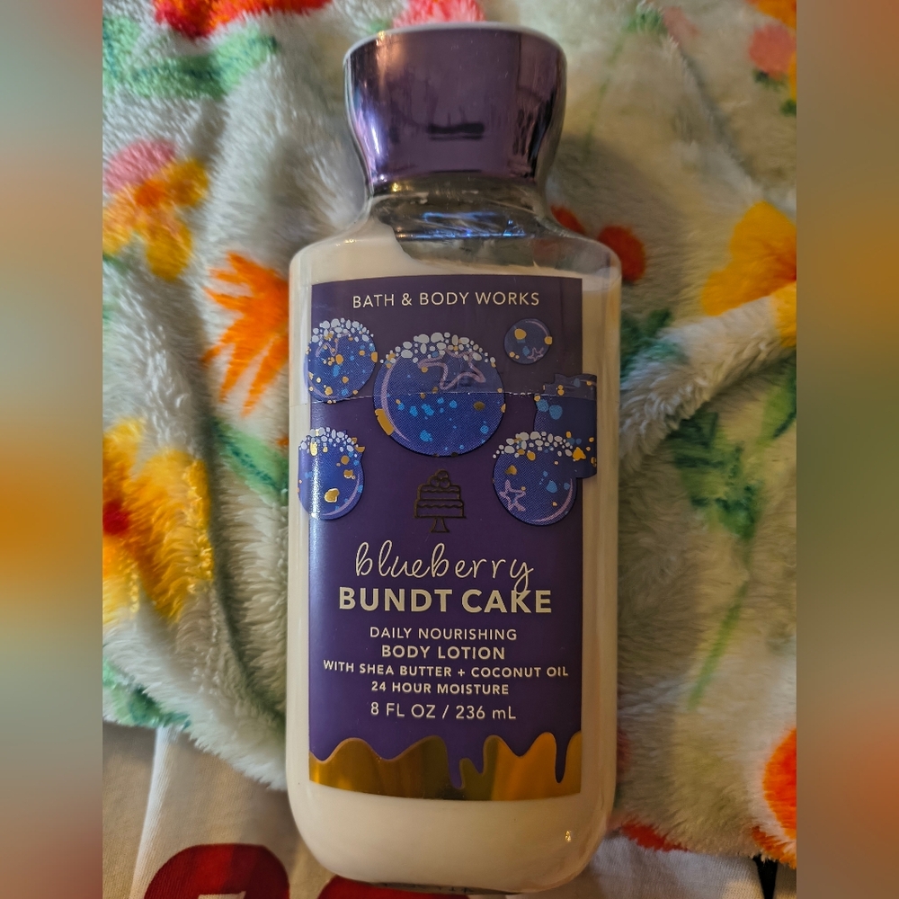 Bath & Body Works Blueberry Bundt Cake Body Lotion - Purple and Cream